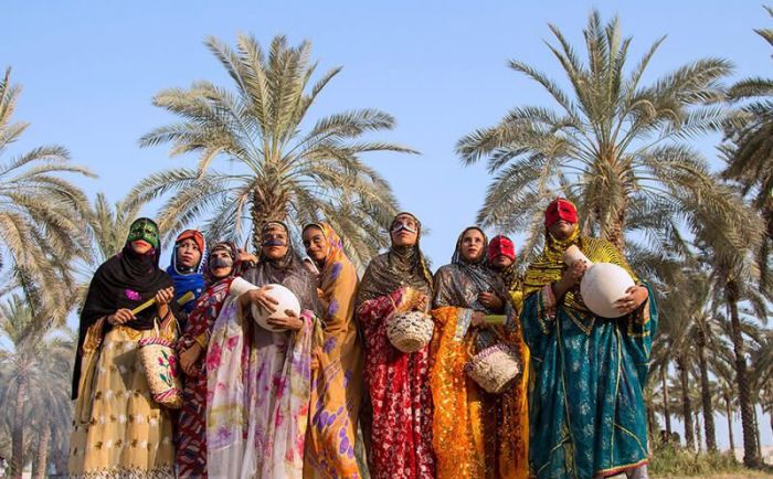 زنان هرمزگانی با لباس محلی
