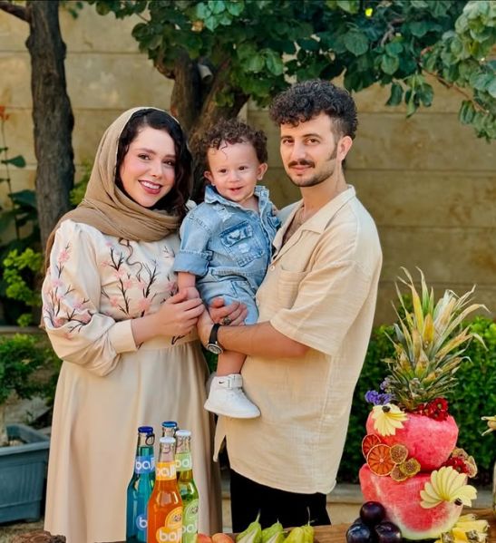 پرونده:Biography-negin-kadivar.jpg
