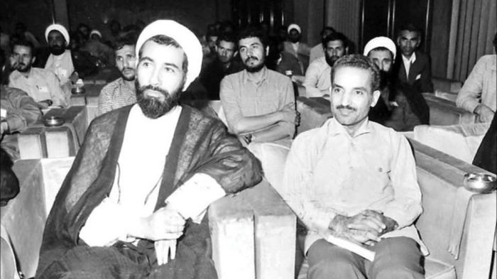 محمد علی رجایی رئیس‌جمهور و محمد جواد باهنر، نخست‌وزیر دولت دوم جمهوری اسلامی ایران