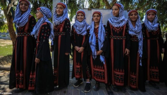 دختران فلسطینی با لباس سنتی فلسطینی