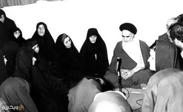 بنیان‌گذار جمهوری اسلامی ایران: حجاب مخالف آزادی زنان نیست.